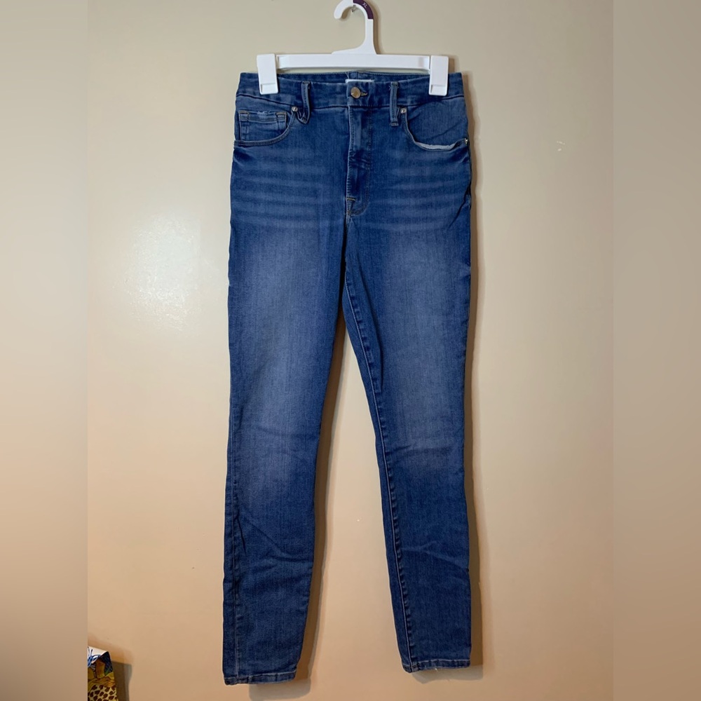 J30. Good American Medium Wash Good Legs High Waist Skinny Jeans EUC